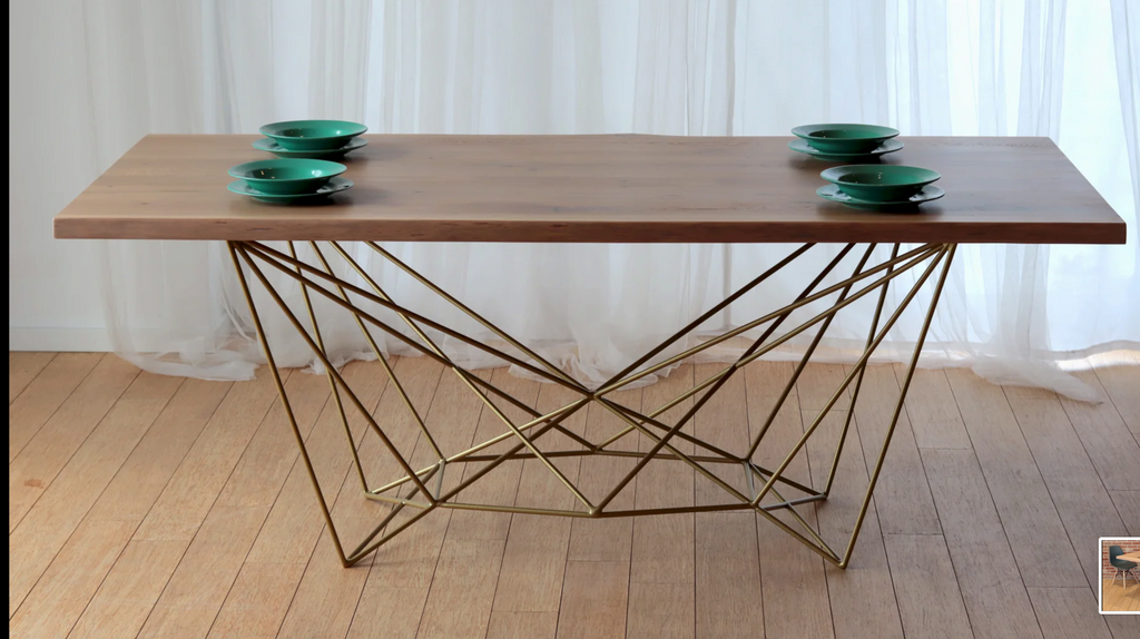 Tavolo di Design con Struttura Geometrica Oro - Modello S_05